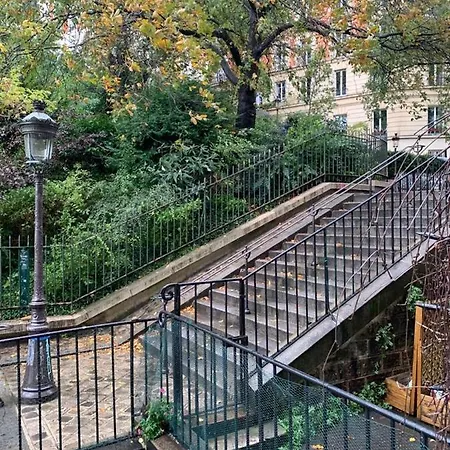 Apartment Au Coeur De Montmartre Paris