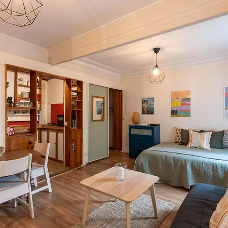 Apartment Au Coeur De Montmartre Paris